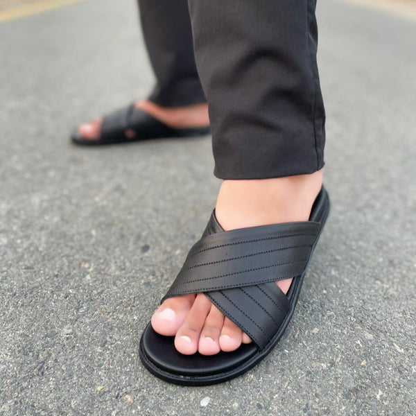 LS Pure leather Handmade Maverick Chappal S-117-00 blk
